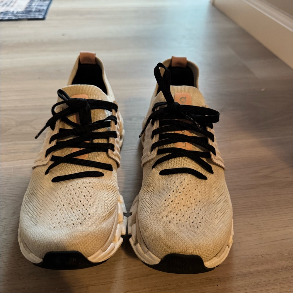 On Running Women's Athletic Shoes - white and Black